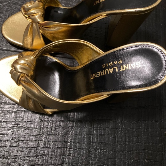 COPY - Saint Laurent Bianca Knotted Metallic Leather Mule - Picture 9 of 9